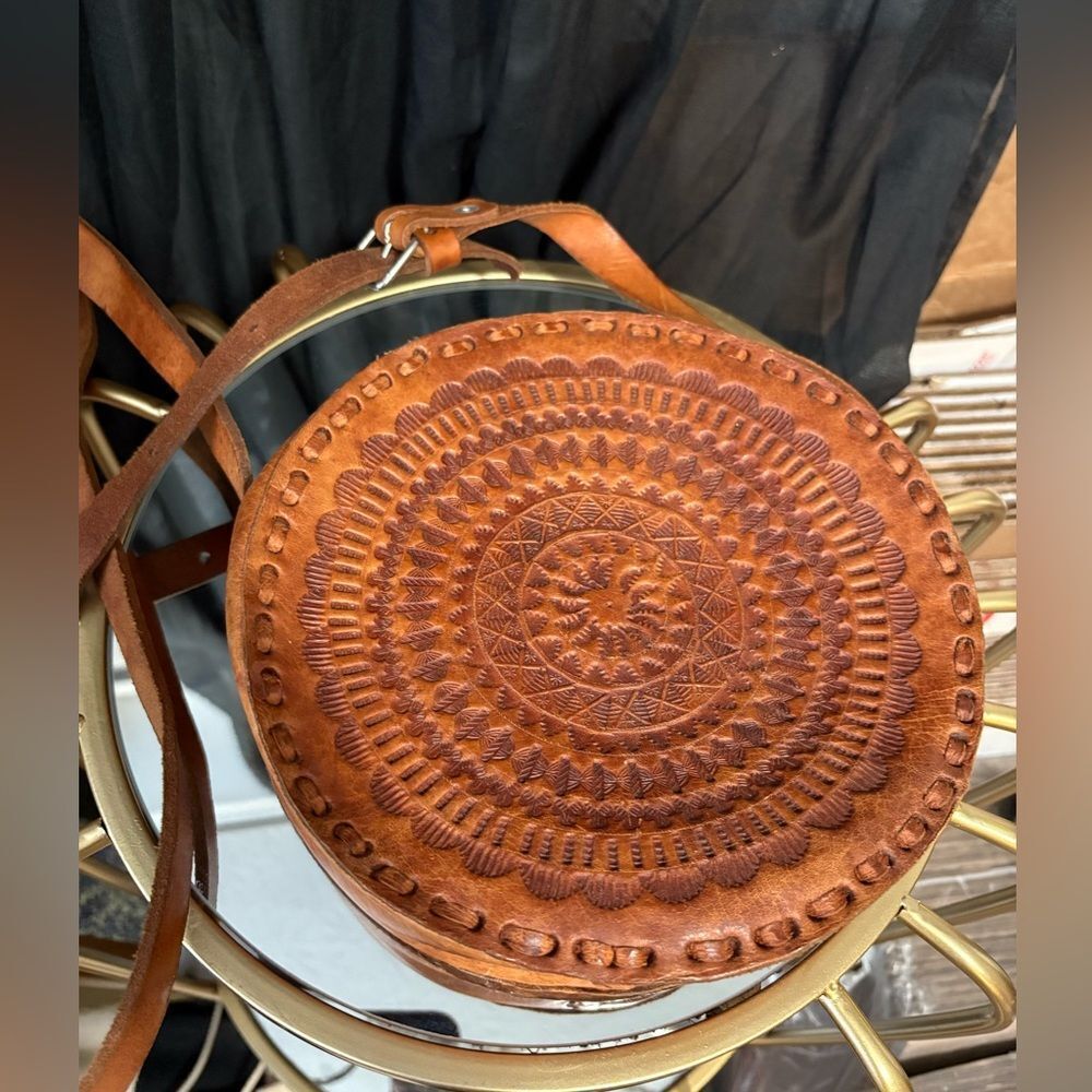 Handmade Cozumel Round Crossbody Leather bag